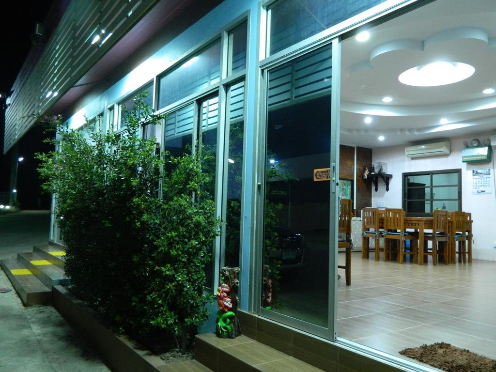 Garden Place Phetchabun Exterior foto